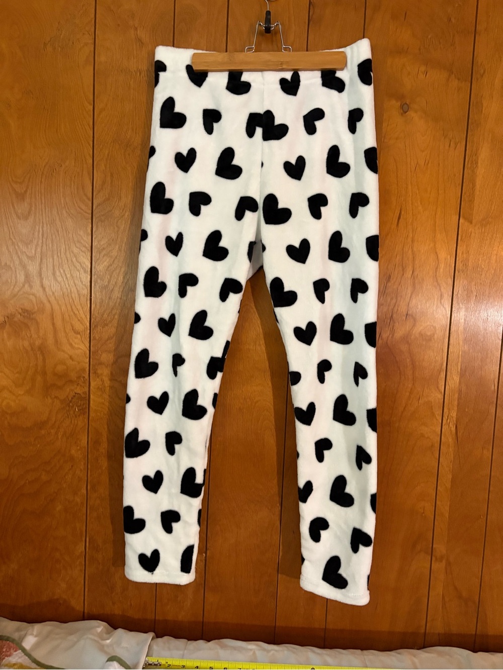 Women's Plush Heart Print Pajama Leggings - White & Black